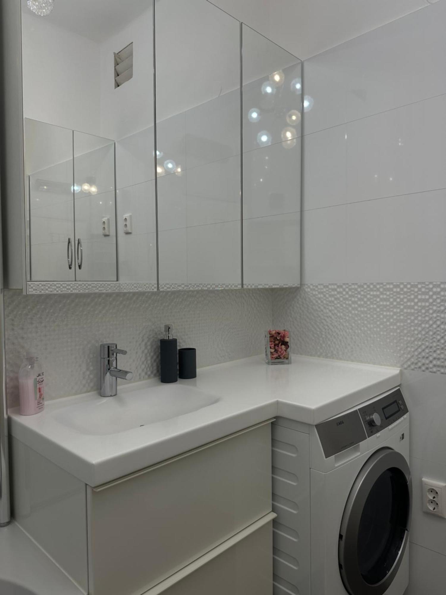 Apartament H33